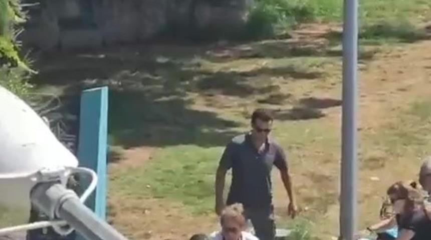 Kadıköy’de tasmasız köpek dehşeti kamerada