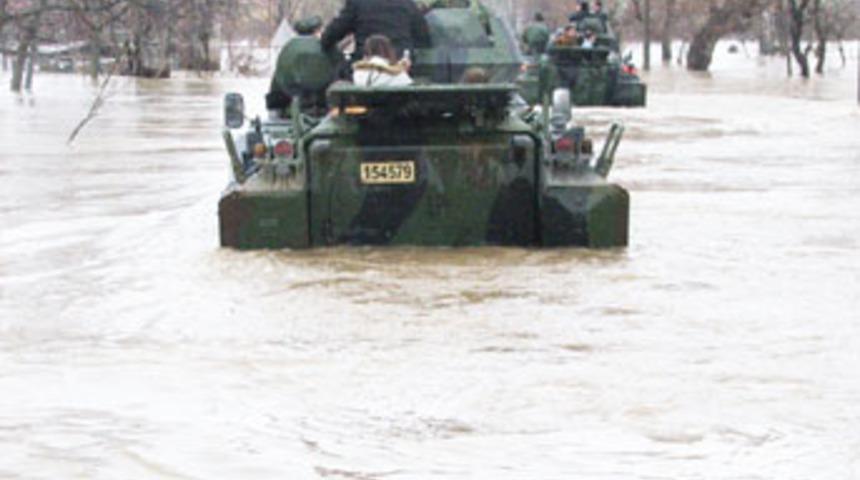 Edirne'de okullara 4 g&uuml;n taşkın tatili