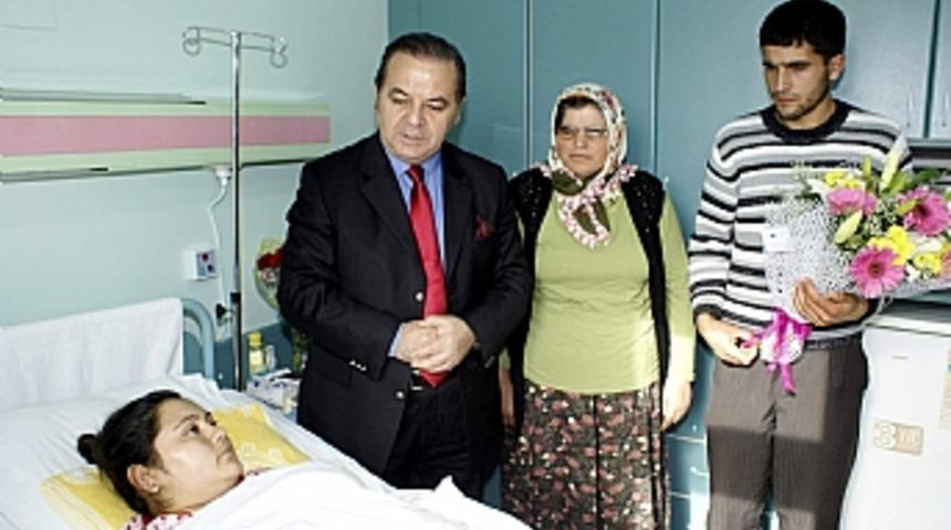 Doğumda &ouml;len bebeğin ailesine kaymakam ziyareti