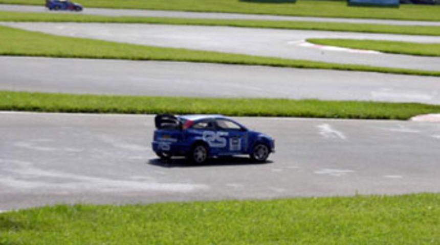 Model arabaların nefes kesen yarışı