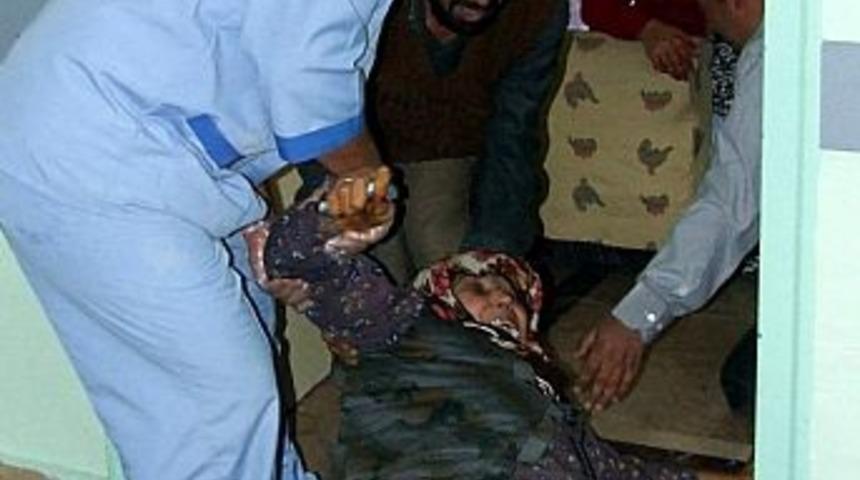 Annesinin g&ouml;zleri &ouml;n&uuml;nde intihar etti