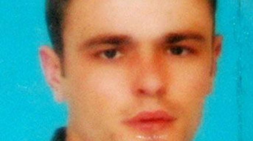 Ek iş olarak taksicilik yapan gen&ccedil; &ouml;ld&uuml;r&uuml;ld&uuml;