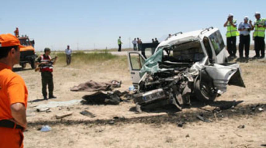 DP konvoyunda kaza: 3 &ouml;l&uuml;