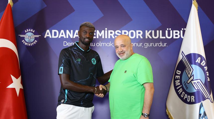 Adana Demirspor, M'Baye Niang'ı resmen açıkladı! 2 yıllık sözleşme... 