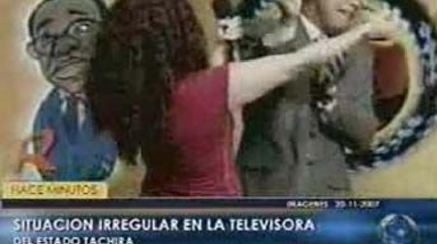 Canlı yayında sunucuya okkalı tokat