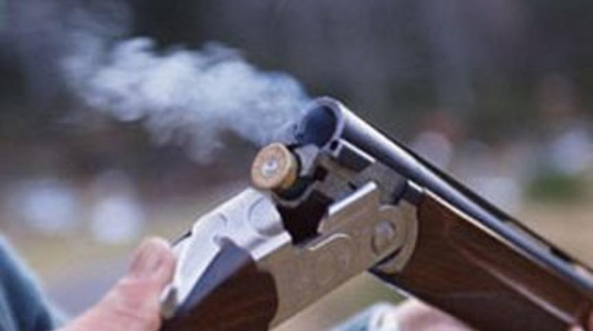 Ablası ile üvey annesini öldürdü