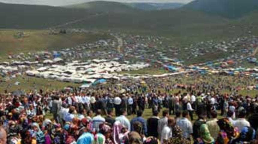 Takdir beklerken alay konusu oldular!