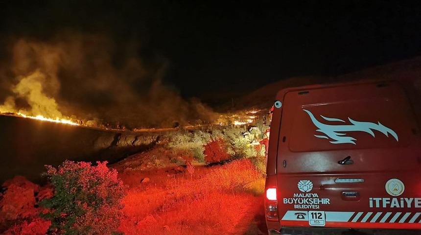 Malatya'da orman yangını çıktı! Ekipler 3 saatte söndürdü
