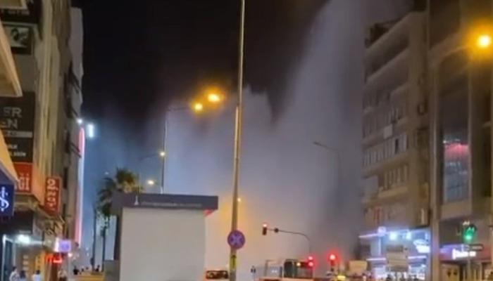İzmir’de su borusu patladı! Şaşkına çeviren görüntüler… Fışkıran sular metrelerce yükseldi