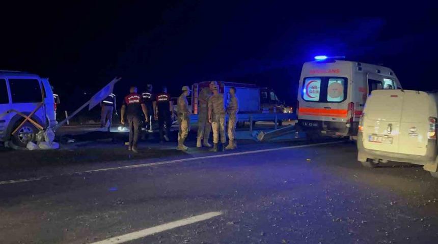 Şanlıurfa'da zincirleme trafik kazası: 3 kişi öldü, 11 kişi yaralandı!