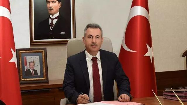 Süleyman Elban kimdir, nereli ve kaç yaşında? Yeni İzmir Valisi Süleyman Elban hangi görevlerde bulundu? 57 ilin valisi değişti