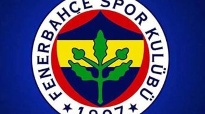 Fenerbah&ccedil;e, &uuml;&ccedil; futbolcu ile g&ouml;r&uuml;şt&uuml;ğ&uuml;n&uuml; resmen a&ccedil;ıkladı!