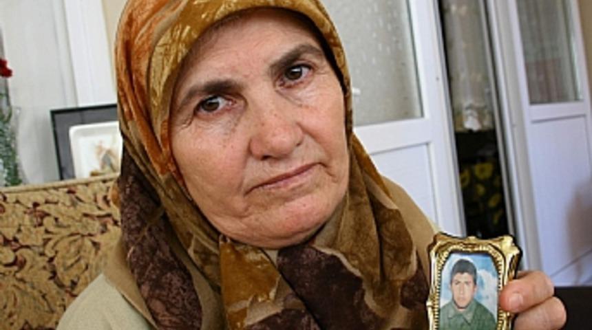 16 yıldır asker oğlunu bekliyor