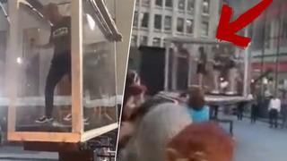 Sosyal medya bu Amerikalı illüzyonisti konuşuyor! Dokunmadan cam kafestekileri başka kafese taşıdı