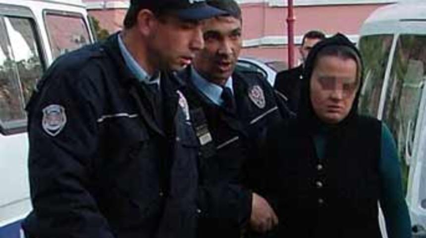Ayrılmak isteyen sevgilisini &ouml;ld&uuml;rd&uuml;