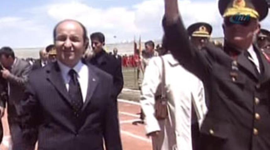 Erzurum'da bayrak gerginliği