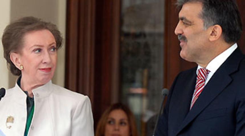 Beckett yardım istemeye mi geldi?