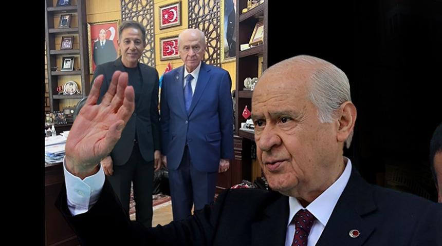 MHP'nin 2024 yerel seçim şarkısı! Mustafa Yıldızdoğan besteledi, Bahçeli'ye teslim edildi