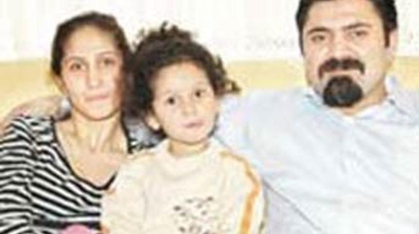 El ele tutuşana, sarılana &ccedil;ay yok