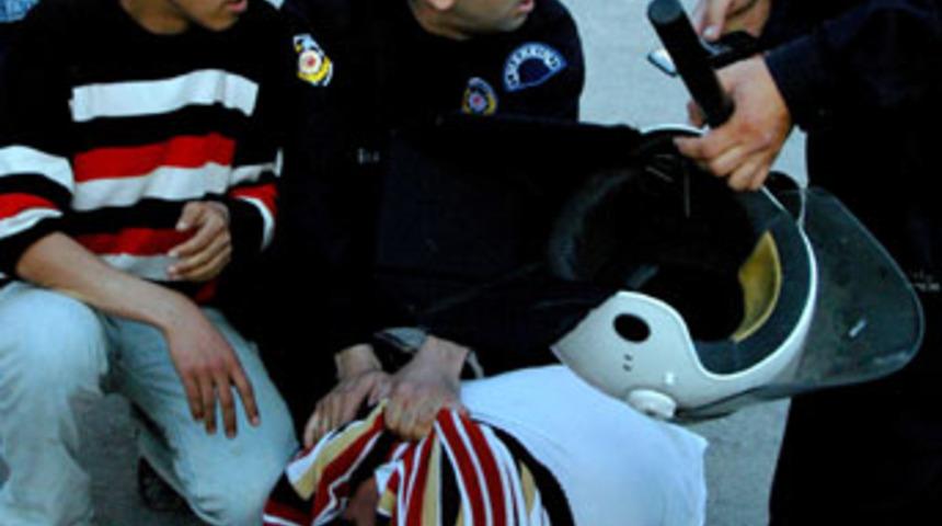 İstanbul'daki g&ouml;sterilerde &ccedil;atışma