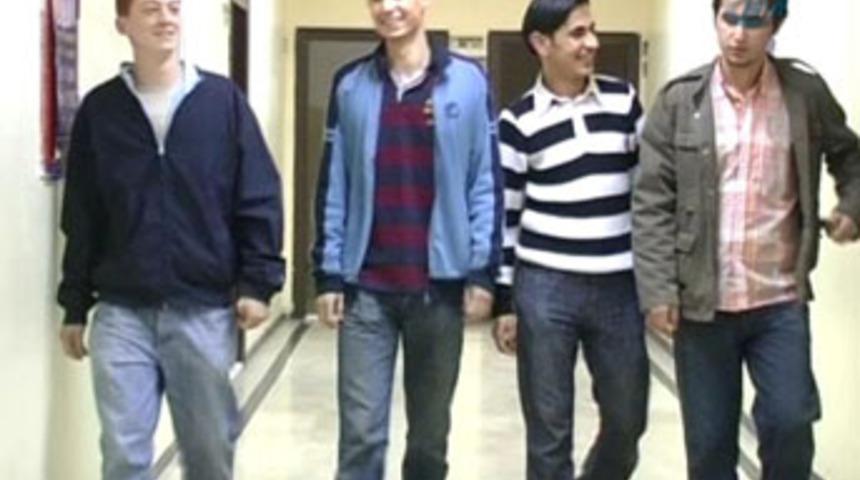 &Ouml;SS'ye tepki i&ccedil;in mezarlıkta klip