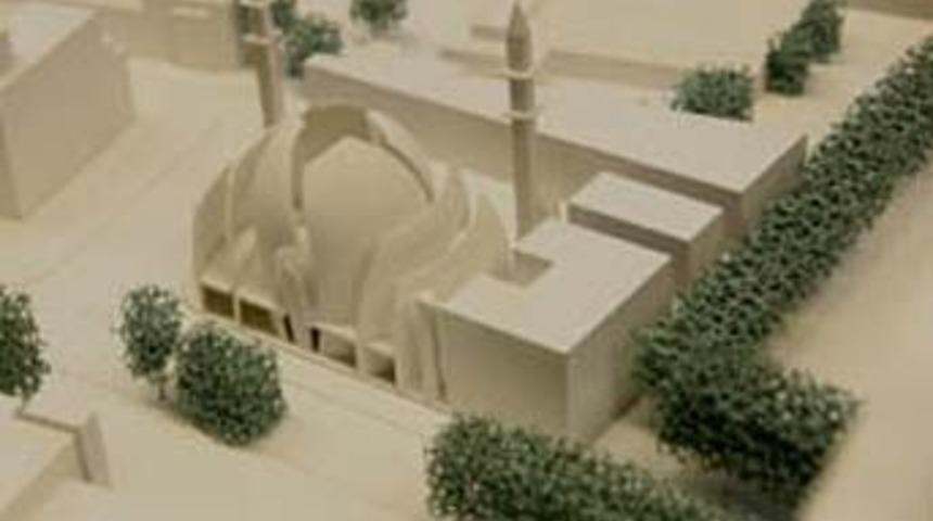 Almanya'da yapılan cami &uuml;lkeyi ikiye b&ouml;ld&uuml;