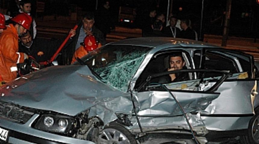 Cipin &ccedil;arptığı otomobilde can pazarı