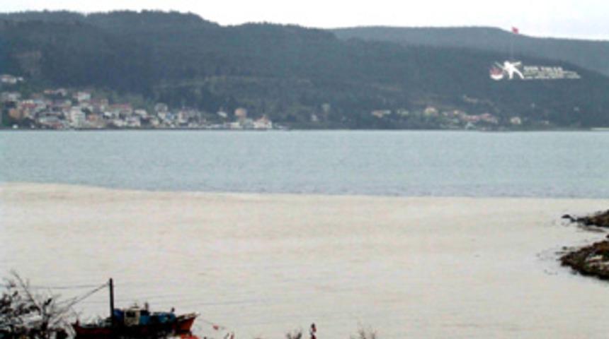 &Ccedil;anakkale Boğazı'nın rengi değişti