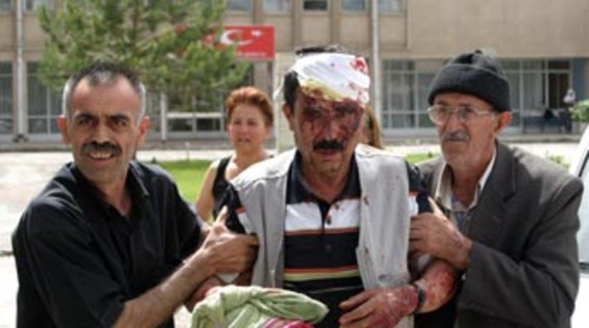 Cenaze otob&uuml;s&uuml; devrildi