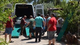 Yemek masasında dehşet! Bahçeye giren komşuları korkunç manzarayla karşılaştı