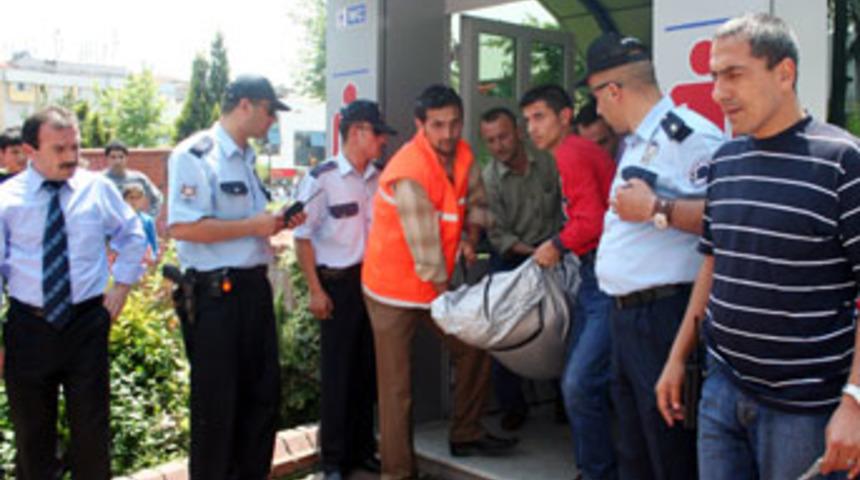 &Ouml;l&uuml;m tuvalette yakaladı