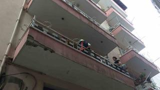 Apartmandan gelen koku ekipleri harekete geçirdi! Balkondan daireye girince...