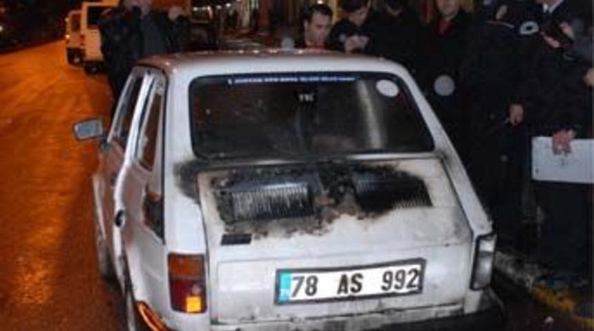 Otomobilini yanınca buldu