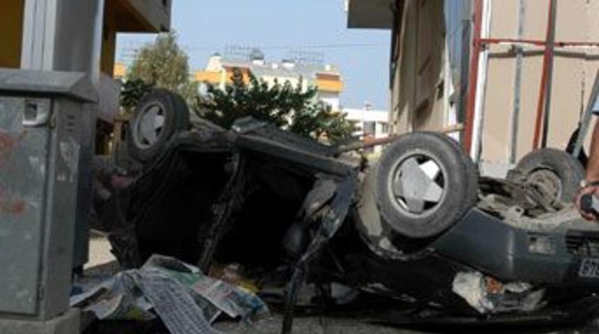 Antalya'da feci kaza: 1 &ouml;l&uuml;, 1 yaralı