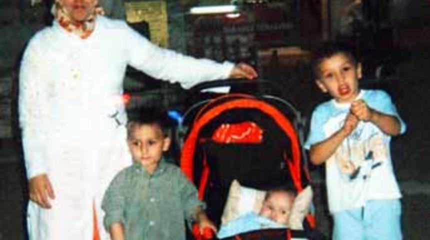 3 &ccedil;ocuk  ve anne yanarak &ouml;ld&uuml;