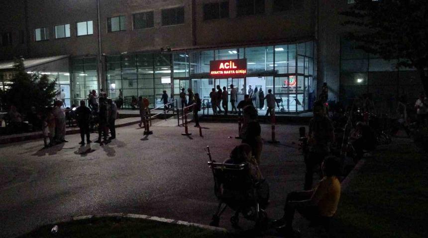 Depremde panikleyen 80 kişi hastanelere başvurdu