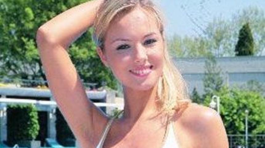 Şebnem Schaefer'i, i&ccedil;eri almadılar