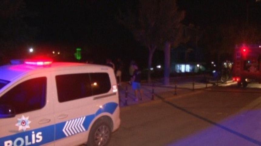 Arazide başlayan yangın evlere sıçramadan söndürüldü