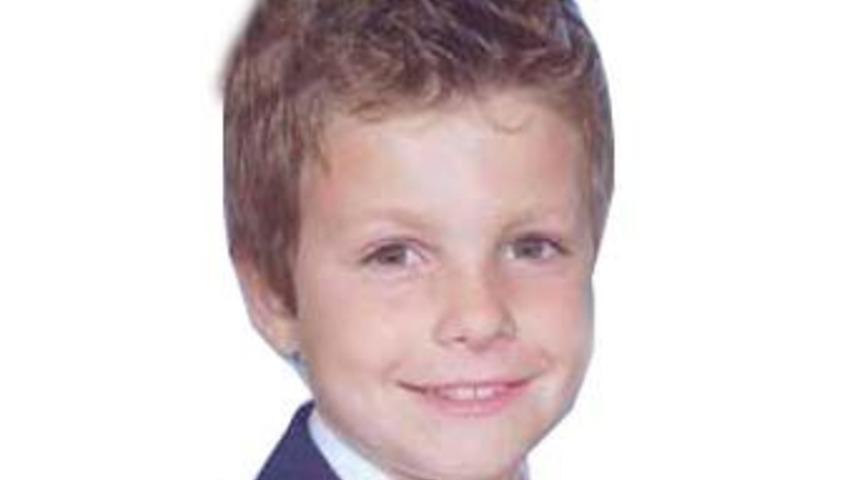 Annesi ve dedesi &ouml;len 8 yaşındaki &ccedil;ocuk intihar etti