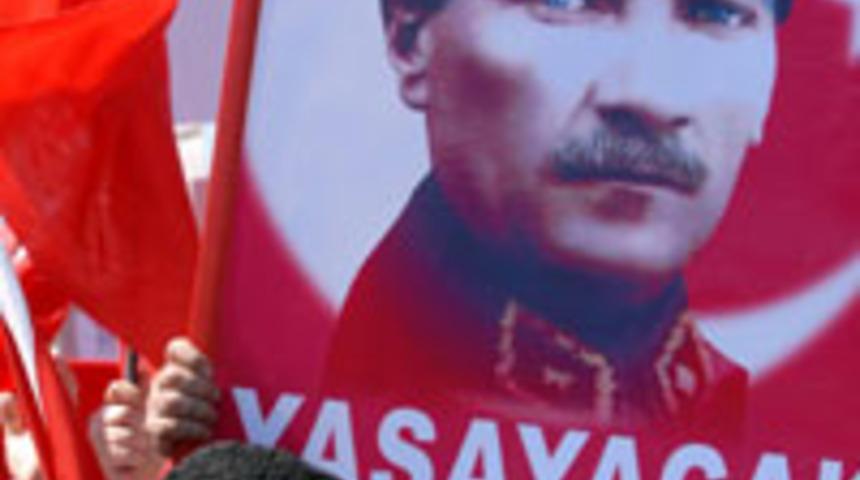 Cumhuriyet Mitinginde "birleşin &ccedil;ağrısı"