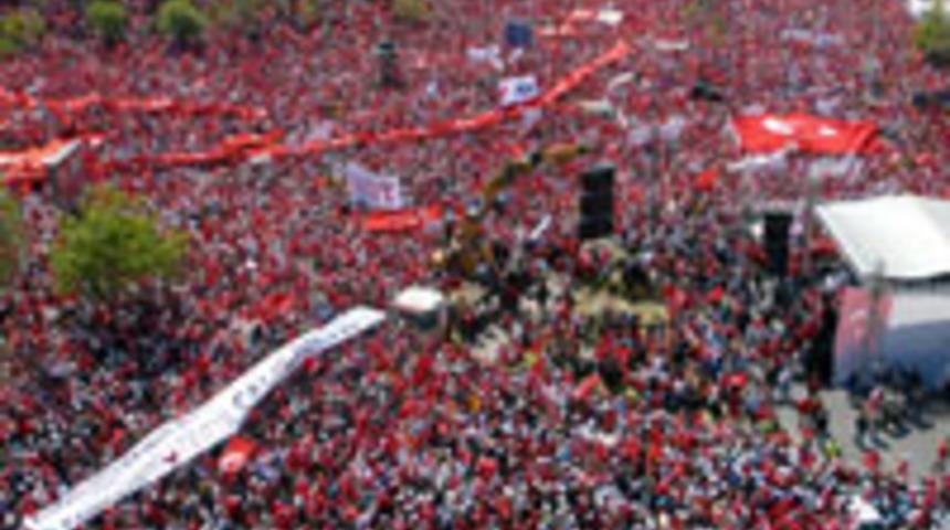 Milyonlar "Cumhuriyet Mitingi"ndeydi