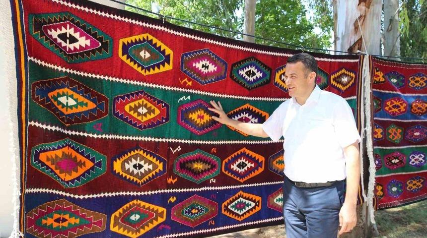 Kaş&rsquo;ta &ldquo;Barak Kilimi&rdquo; dokumacılığı başlatıldı