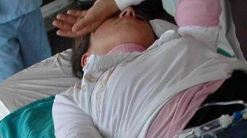 Maganda kızı ve eşini vurdu