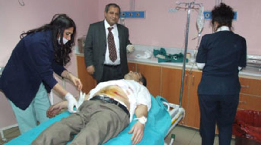 &Ouml;ğrenci, m&uuml;d&uuml;r yardımcısını bı&ccedil;akladı