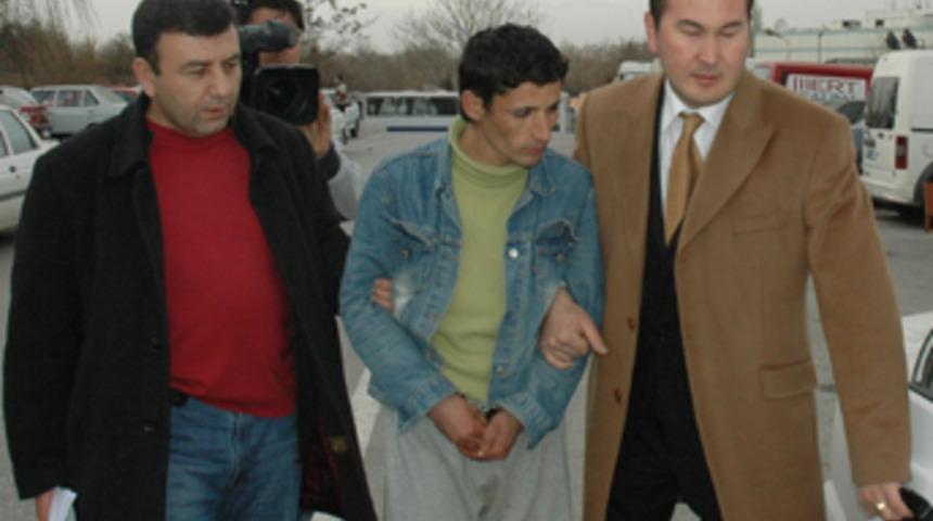&Uuml;vey anneye 17 bı&ccedil;ak darbesi