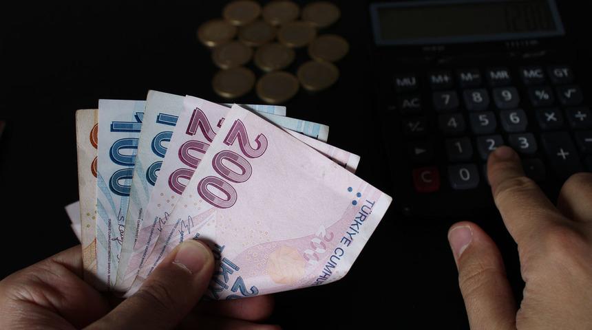 Maaşlara üçer aylık zam teklifine... Milyonlar merakla bekliyor! Memur-Sen paylaştı: Kira yardımı, bayram ikramiyesi...
