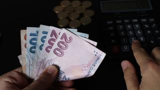 Maaşlara üçer aylık zam teklifine... Milyonlar merakla bekliyor! Memur-Sen paylaştı: Kira yardımı, bayram ikramiyesi...