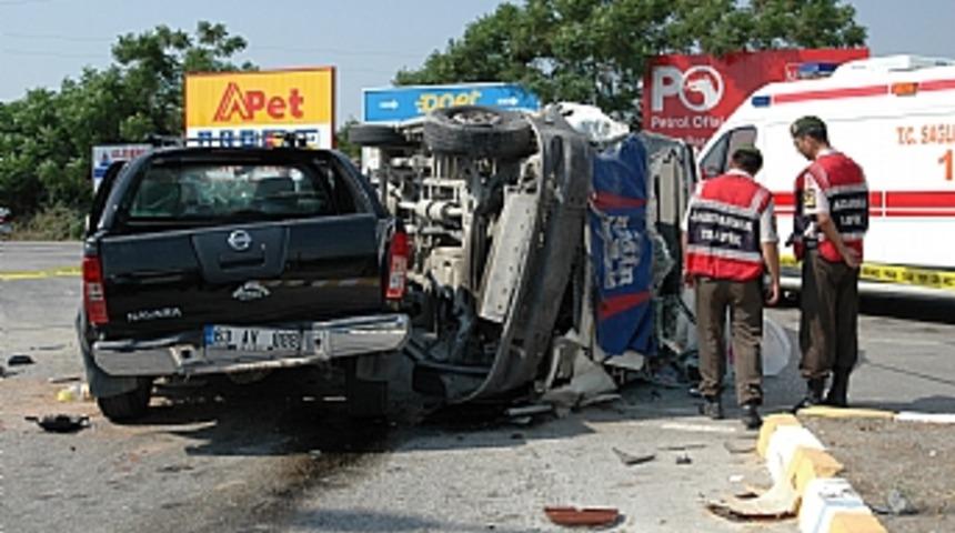 Hatay'da zincirleme trafik kazası: 2 &ouml;l&uuml;, 8 yaralı
