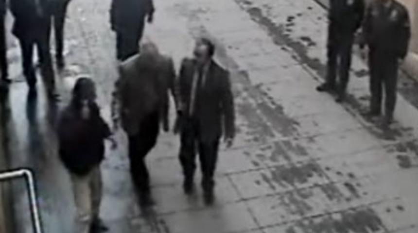 Adliye &ouml;n&uuml;nde dehşet dakikaları