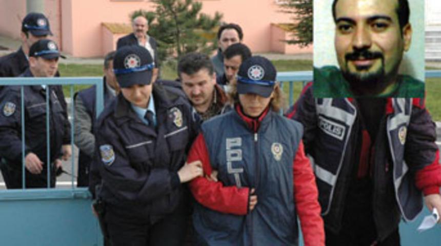 İlk eşini de mi &ouml;ld&uuml;rd&uuml;?